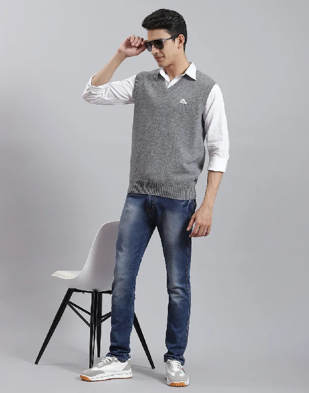 Men Grey Solid V Neck Sleeveless Sweater