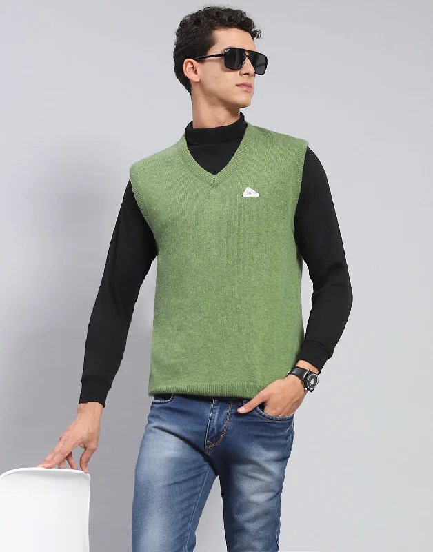 Men Green Solid V Neck Sleeveless Sweater